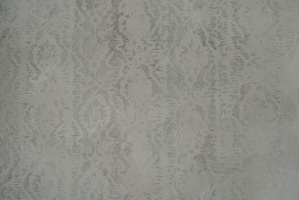Teture-microcemento-con-decorazione-a-grisaille (Textures di Texturalife)